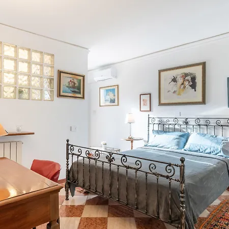 Guesthost - Via Etnea Cozy With Balcony Катания